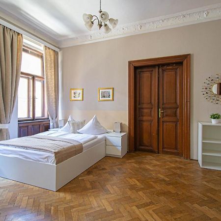 For Celebrations Spacious 3Bdr Apartment With Balcony Prag Exteriör bild