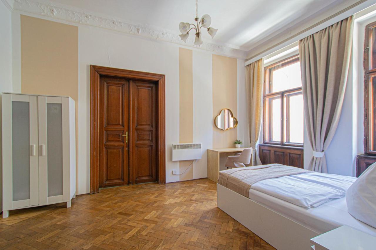 For Celebrations Spacious 3Bdr Apartment With Balcony Prag Exteriör bild