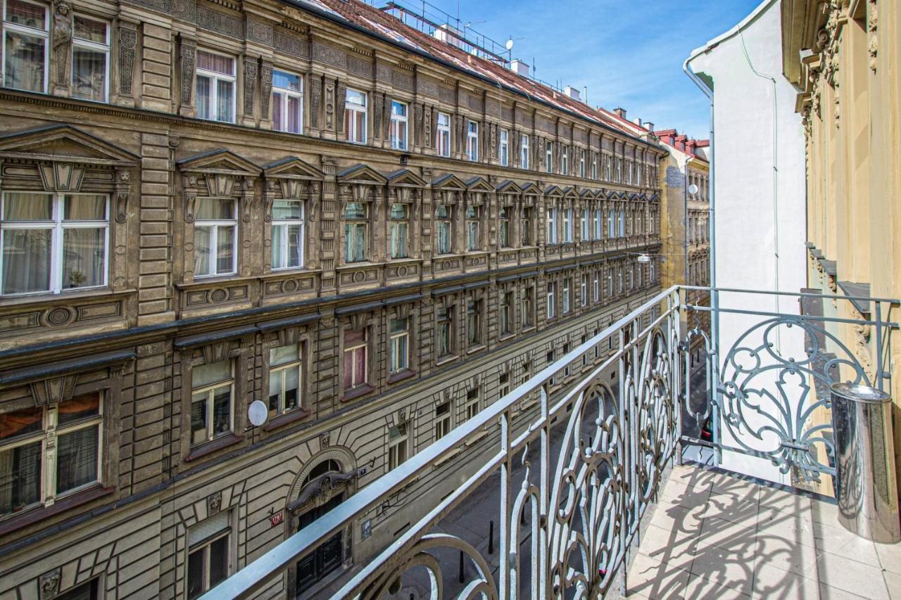 For Celebrations Spacious 3Bdr Apartment With Balcony Prag Exteriör bild