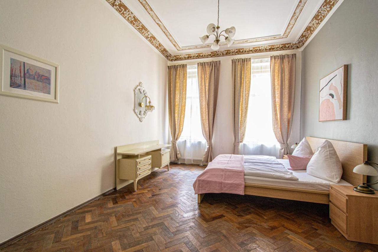 For Celebrations Spacious 3Bdr Apartment With Balcony Prag Exteriör bild