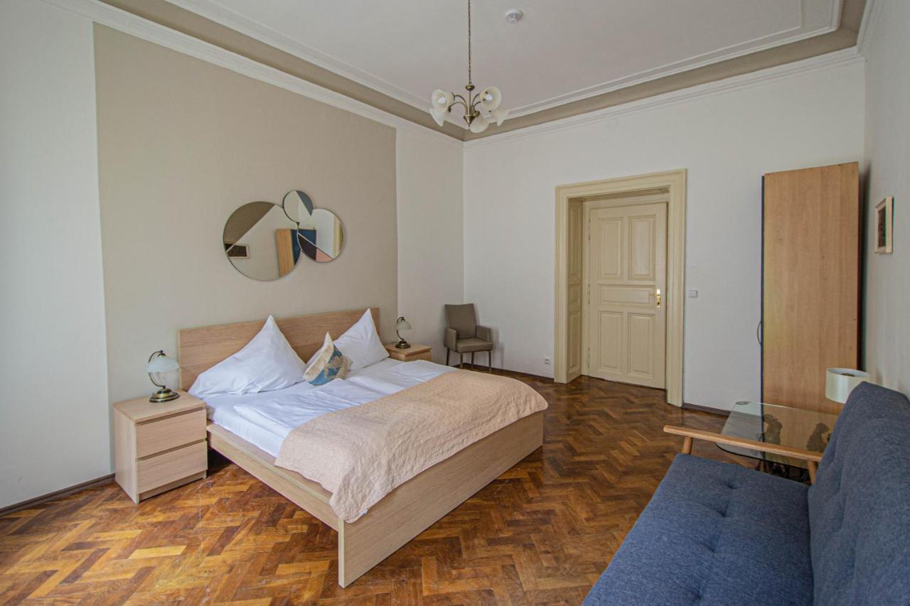 For Celebrations Spacious 3Bdr Apartment With Balcony Prag Exteriör bild