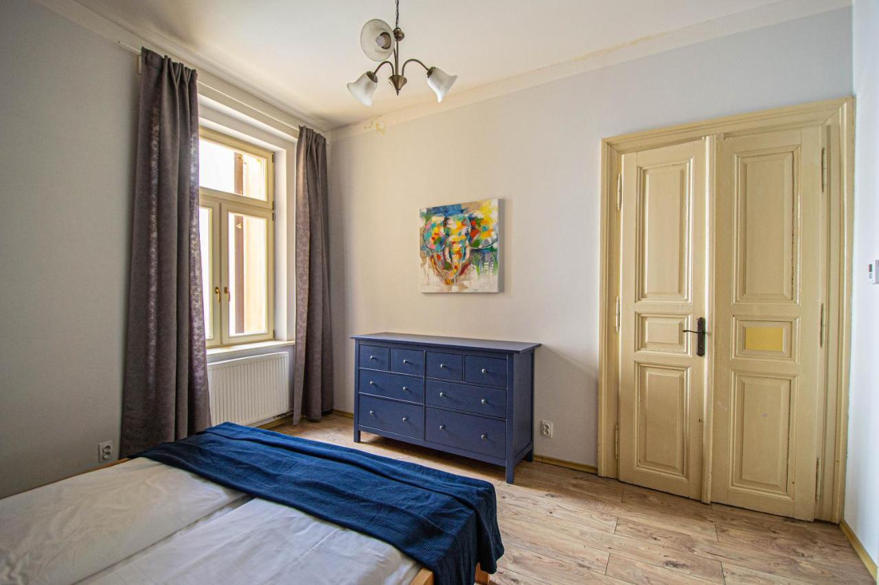 For Celebrations Spacious 3Bdr Apartment With Balcony Prag Exteriör bild