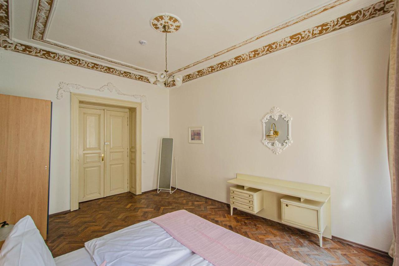 For Celebrations Spacious 3Bdr Apartment With Balcony Prag Exteriör bild