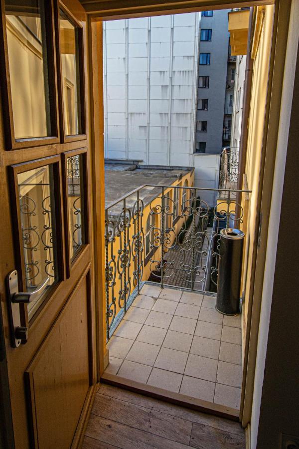 For Celebrations Spacious 3Bdr Apartment With Balcony Prag Exteriör bild